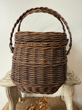 Load image into Gallery viewer, French Vintage Wicker Panier