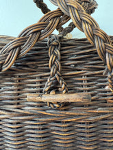 Load image into Gallery viewer, French Vintage Wicker Panier