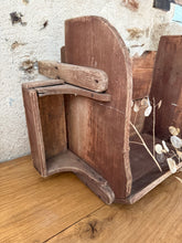 Load image into Gallery viewer, Vintage Fabulous French Washbox