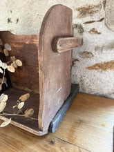 Load image into Gallery viewer, Vintage Fabulous French Washbox