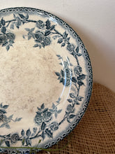 Load image into Gallery viewer, Lovely French Vintage Raised Compote
