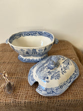 Load image into Gallery viewer, Fabulous Vintage Blue and white Tureen
