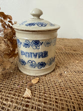Load image into Gallery viewer, Vintage St Uze Poivre Pot
