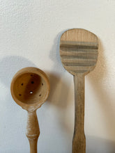 Load image into Gallery viewer, Vintage Ribbed Spoon and Carved Oil Spoon
