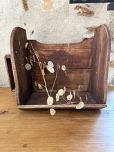 Load image into Gallery viewer, Vintage Fabulous French Washbox
