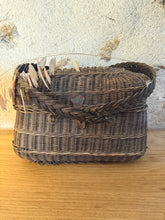 Load image into Gallery viewer, Beautiful French Bressan Basket
