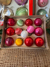 Load image into Gallery viewer, Selection of Vintage Baubles
