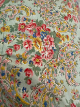 Load image into Gallery viewer, Stunning Double Floral and Paisley Eiderdown

