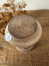 Load image into Gallery viewer, Buttery St Uze Strainer
