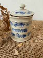 Load image into Gallery viewer, Vintage St Uze Poivre Pot
