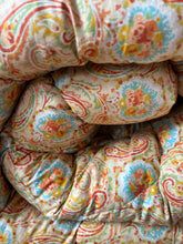 Load image into Gallery viewer, Beautiful Golden Paisley Eiderdown
