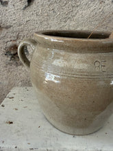 Load image into Gallery viewer, French Earred Neutral Confit Pot
