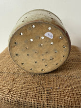 Load image into Gallery viewer, French Vintage Faisselle
