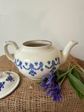 Load image into Gallery viewer, French St Uze Vintage Teapot
