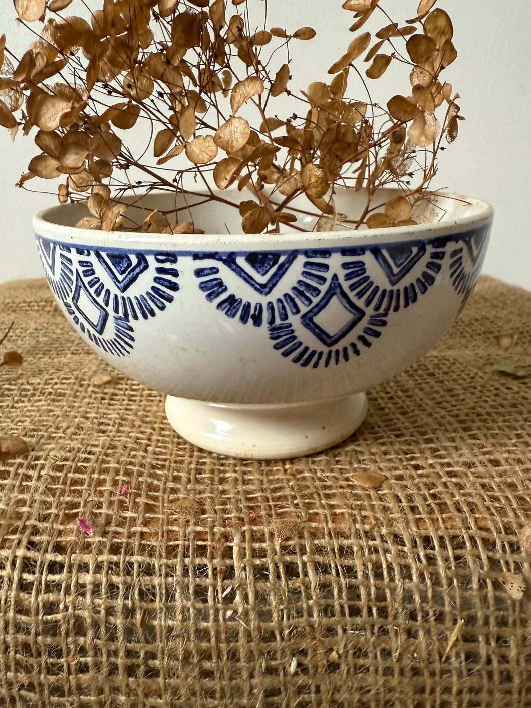 Gorgeous Patterned Blue and White Cafe au Lait
