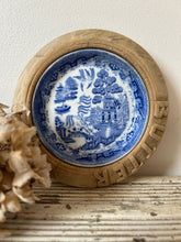 Load image into Gallery viewer, Vintage Willow Pattern Butter Dish
