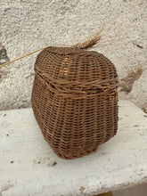 Load image into Gallery viewer, Cute French Mini Bressan Basket
