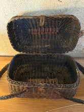 Load image into Gallery viewer, Beautiful French Bressan Basket
