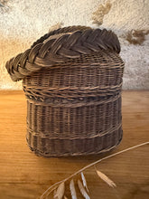 Load image into Gallery viewer, Beautiful French Bressan Basket
