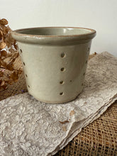 Load image into Gallery viewer, French Vintage Faisselle

