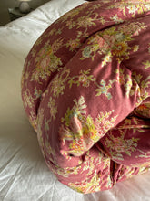 Load image into Gallery viewer, Beautiful Plump Vintage Eiderdown
