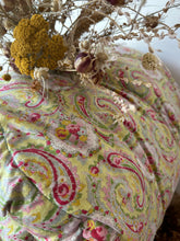 Load image into Gallery viewer, Beautiful Vintage Paisley Eiderdown
