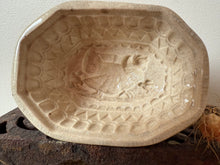 Load image into Gallery viewer, Antique Ironstone Chicken Mould
