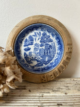 Load image into Gallery viewer, Vintage Willow Pattern Butter Dish
