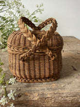 Load image into Gallery viewer, Cute French Bressan Small Basket
