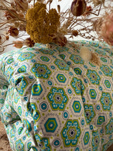 Load image into Gallery viewer, Perfect Plump Retro Vintage Eiderdown
