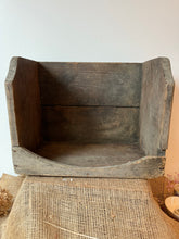 Load image into Gallery viewer, French Rustic Washbox
