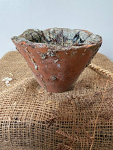 Load image into Gallery viewer, French Vintage Sap Resin Pot
