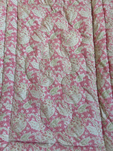 Load image into Gallery viewer, Gorgeous Pink Paisley Super Soft Eiderdown
