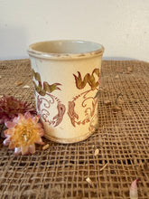 Load image into Gallery viewer, Stunning French Floral Pot
