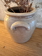 Load image into Gallery viewer, French Neutral Mottled Confit Pot
