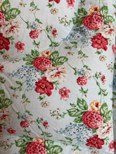 Load image into Gallery viewer, Beautiful Floral Eiderdown
