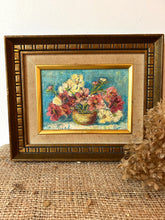 Load image into Gallery viewer, Beautiful Framed Floral Oil on Canvas
