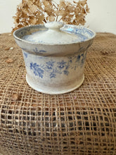 Load image into Gallery viewer, Antique Asiatic Pheasant Lidded Pot
