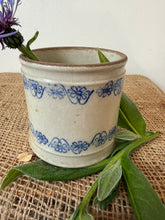 Load image into Gallery viewer, Vintage St Uze Café Pot
