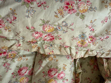 Load image into Gallery viewer, Fabulous Double Eiderdown
