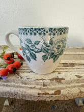 Load image into Gallery viewer, Pretty French Bramble Flowered Cup
