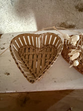 Load image into Gallery viewer, Cute Pair of French Vintage Rattan Moulds
