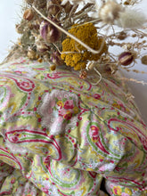 Load image into Gallery viewer, Beautiful Vintage Paisley Eiderdown
