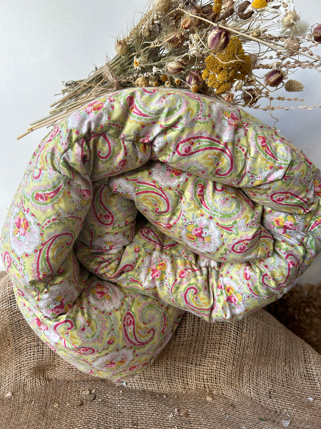 Beautiful Vintage Paisley Eiderdown