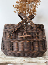 Load image into Gallery viewer, French Vintage Wicker Panier
