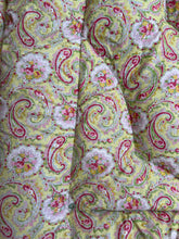 Load image into Gallery viewer, Beautiful Vintage Paisley Eiderdown
