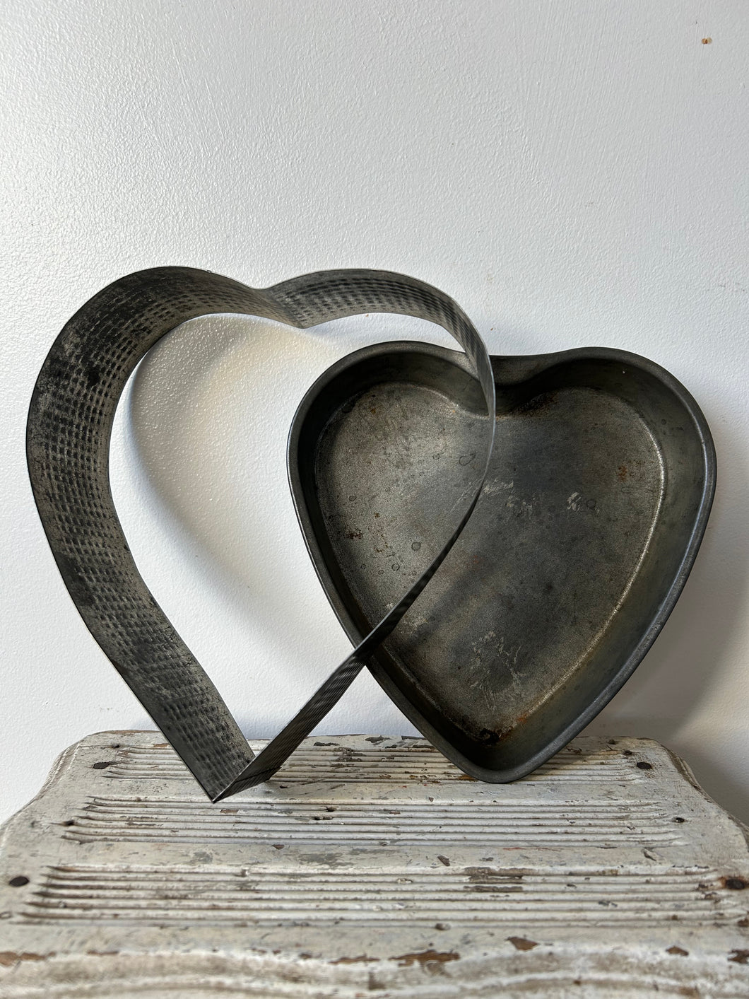 Set of 2 Vintage Heart Tins