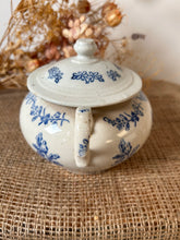 Load image into Gallery viewer, Beautiful St Uze Lidded Pot
