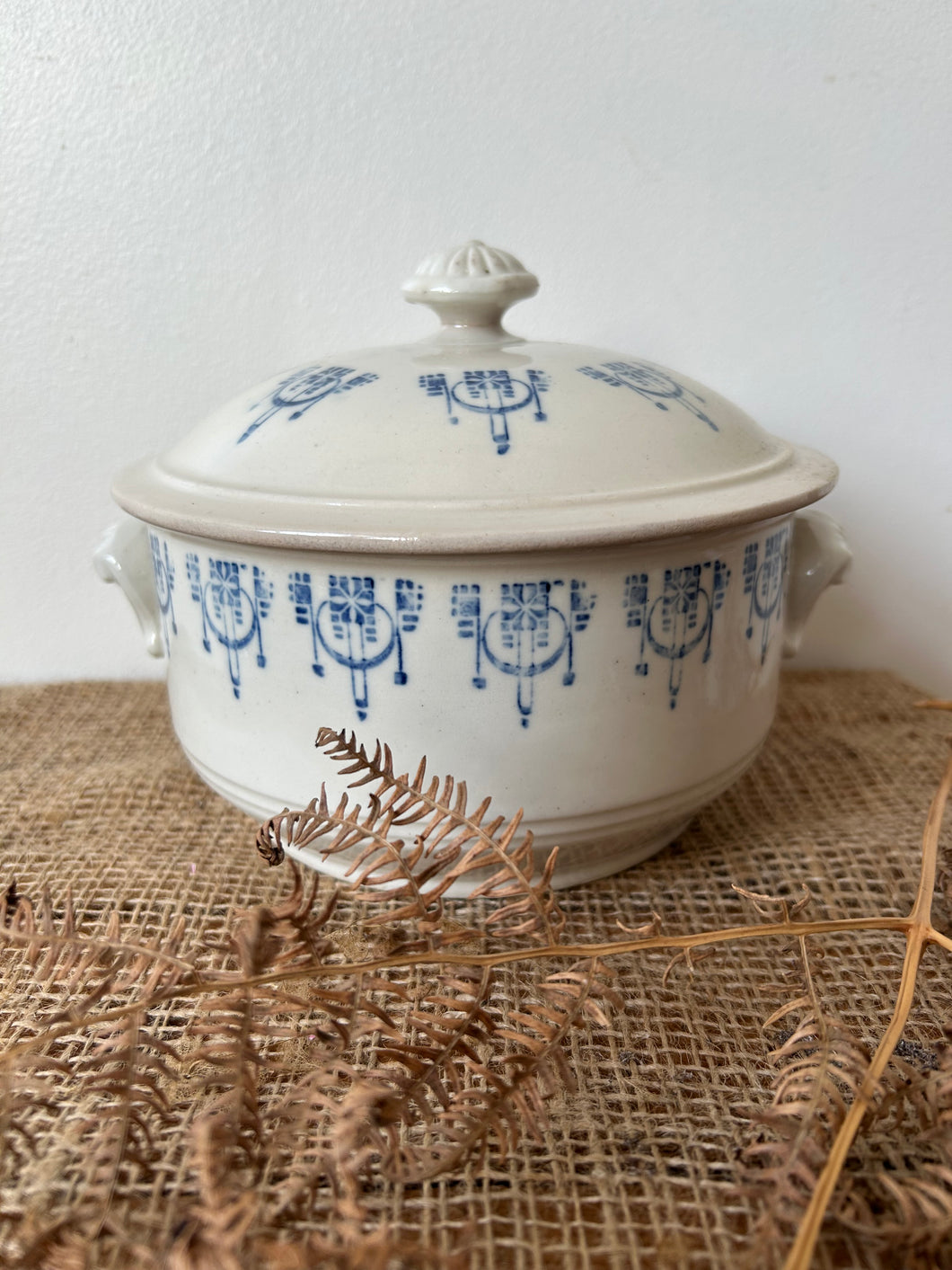 Gentle Blue St Uze Lidded Pot