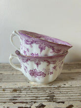 Load image into Gallery viewer, Pretty Vintage Lilac Teacups
